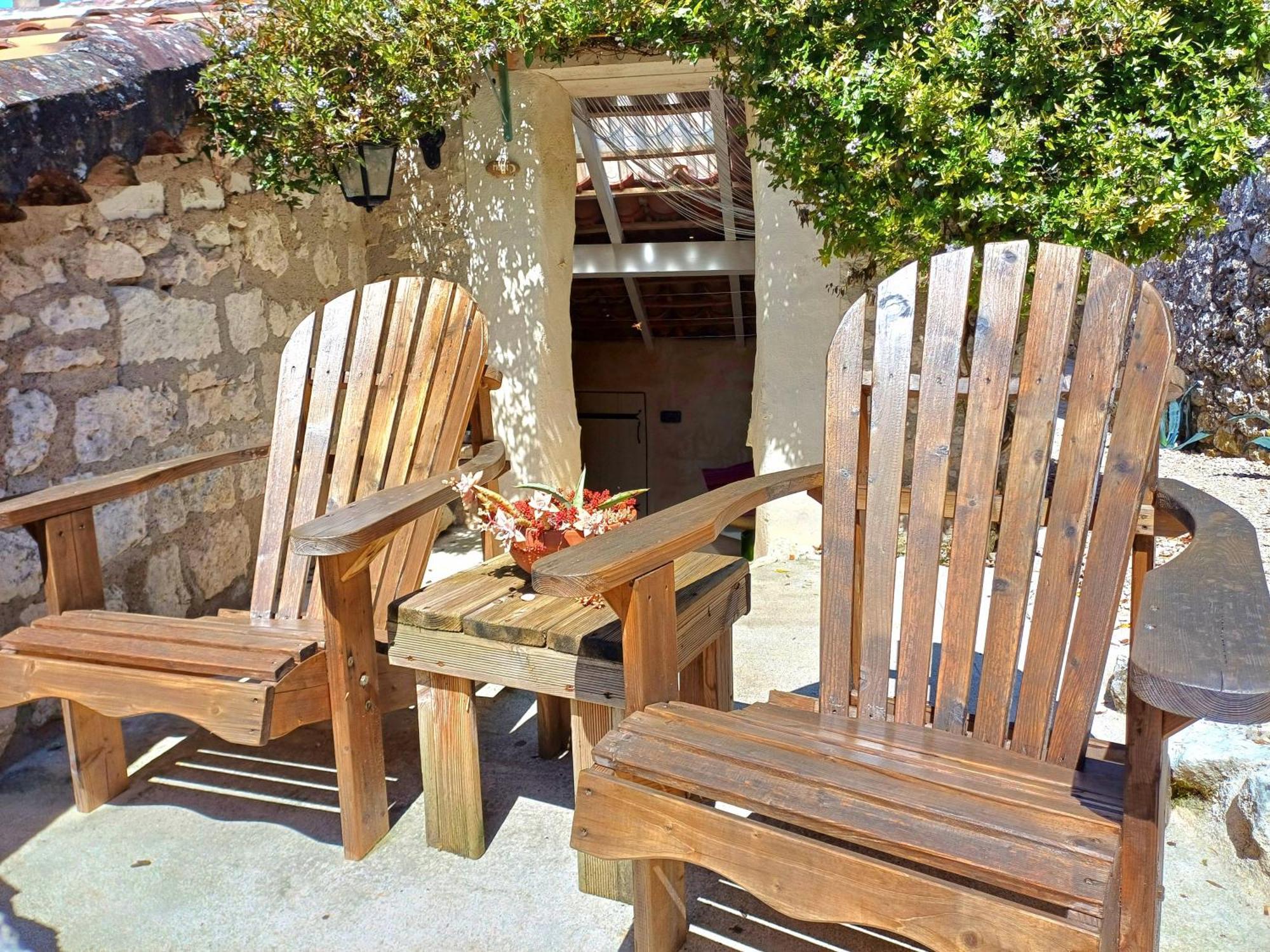 Moon Villa Flaugnac Luaran gambar